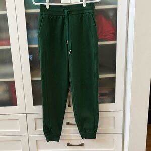 HUGE LULULEMON SCUBA JOGGER LOT OF 8 SIZE 4 EUC!!🖤💚💗🧡💙